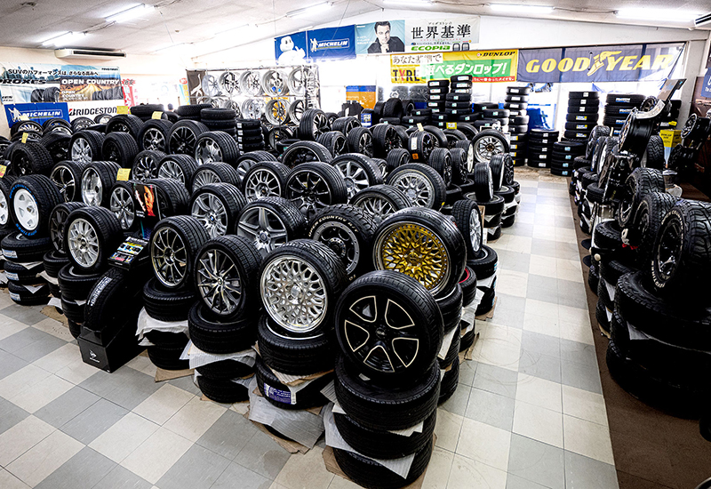 圧倒的な品揃えと在庫数